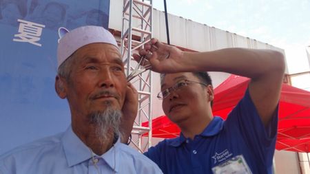 专业助听器验配师用心关爱